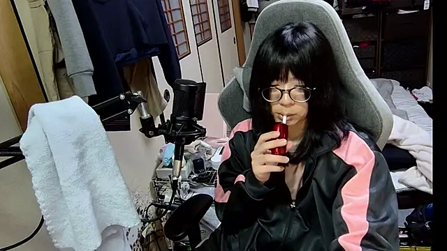 harinyanxxx online show from 02/15/26, 06:59