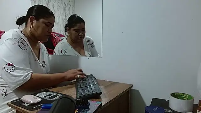  Danna Milf  online show from 11/27/25, 12:40