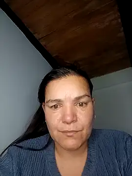 Snapshot of MilfBlonde_ chatting on 10/17/25, 11:13 MilfBlonde online show from 10/17/25, 11:13