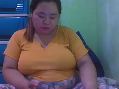 Snapshot of chubbybigtits_01 chatting on 10/21/25, 05:30 chubbybigtits 01 online show from 10/21/25, 05:30
