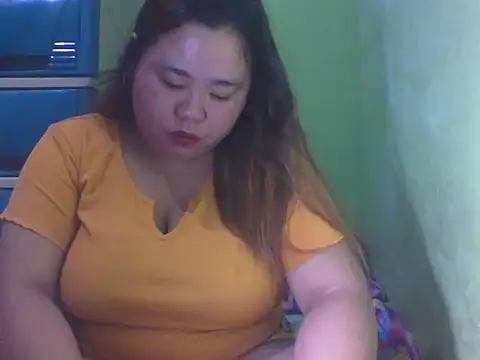 Snapshot of chubbybigtits_01 chatting on 10/29/25, 09:22 chubbybigtits 01 online show from 10/29/25, 09:22