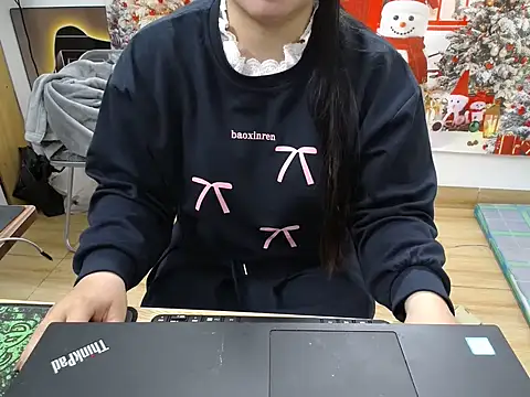 Hanna Mina online show from 12/22/25, 10:29