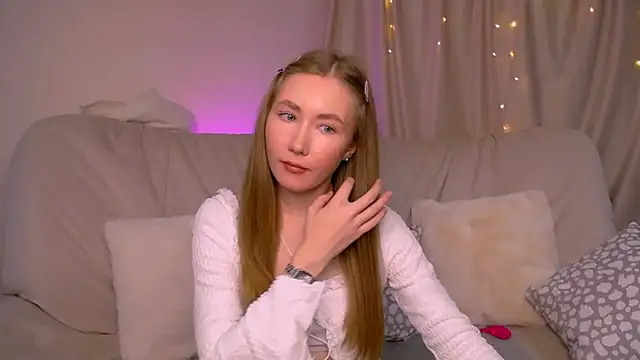 EllyColins online show from 11/13/25, 03:05