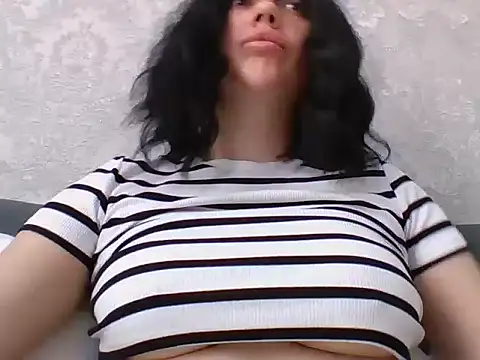 Snapshot of Yanorell chatting on 03/04/26, 06:41 Yanorell online show from 03/04/26, 06:41