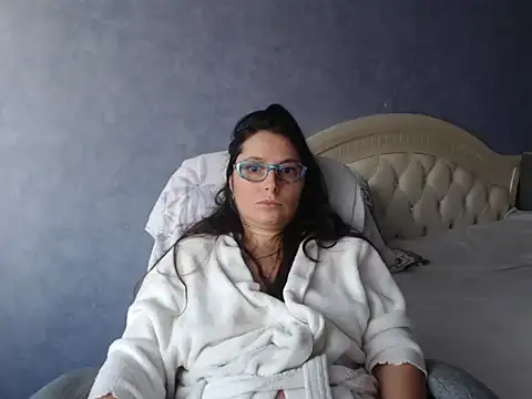 Snapshot of LuckyLisa23 chatting on 10/23/25, 10:14 LuckyLisa23 online show from 10/23/25, 10:14