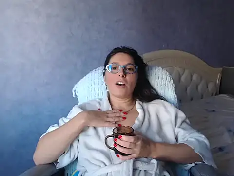 Snapshot of LuckyLisa23 chatting on 11/01/25, 10:28 LuckyLisa23 online show from 11/01/25, 10:28