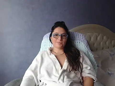 Snapshot of LuckyLisa23 chatting on 11/03/25, 10:38 LuckyLisa23 online show from 11/03/25, 10:38