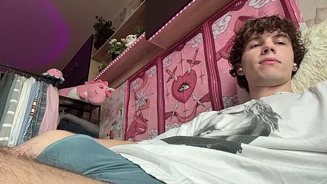 Jeremy1Scott online show from 04/07/26, 05:30