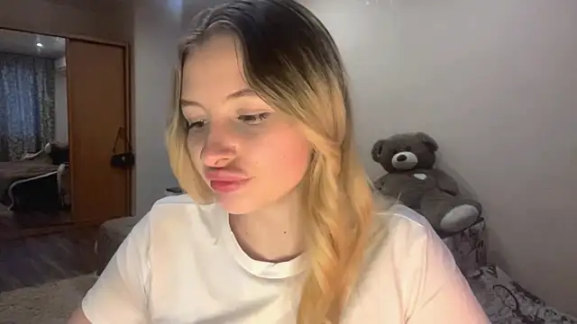 VictoriaMystery online show from 10/15/25, 02:28