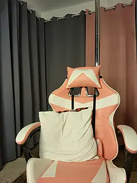 Snapshot of Jxxxa2 chatting on 11/05/25, 04:45 Jxxxa2 online show from 11/05/25, 04:45