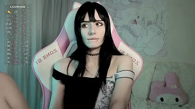 Snapshot of MiranaLieberttt chatting on 04/15/26, 08:53 MiranaLieberttt online show from 04/15/26, 08:53