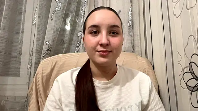 DaisyMolly online show from 10/27/25, 04:44