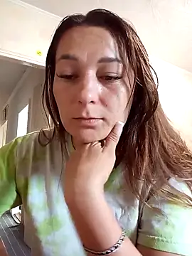 HollyDollsi online show from 10/22/25, 12:05