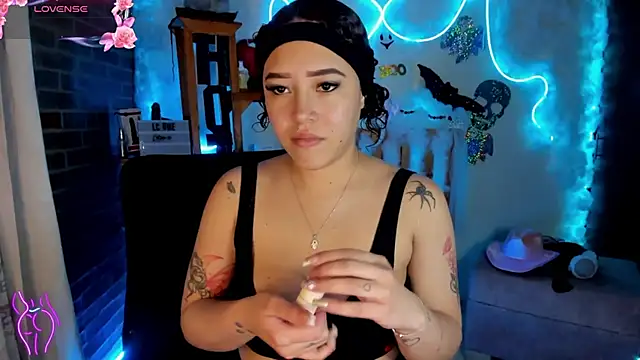 Lizz martins online show from 10/16/25, 02:12