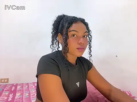 Snapshot of Valerii_smithh chatting on 10/24/25, 01:18 Valerii smithh online show from 10/24/25, 01:18