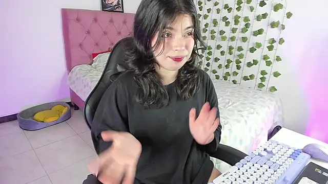 selina lovers  online show from 10/19/25, 02:01