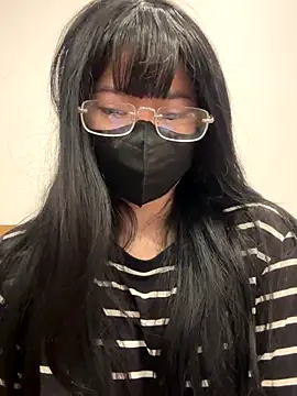 Snapshot of Suzie_X chatting on 12/18/25, 06:30 Suzie X online show from 12/18/25, 06:30