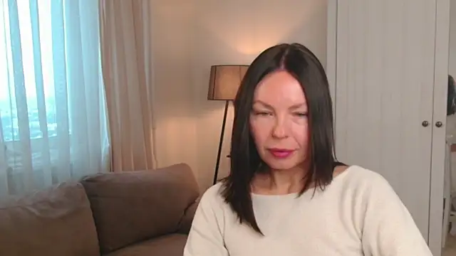 LittleNicolee online show from 01/06/26, 09:13