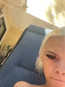 itspinkkk online show from 10/14/25, 04:08