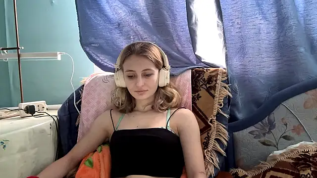 Snapshot of AmeliLia chatting on 02/08/26, 06:06 AmeliLia online show from 02/08/26, 06:06