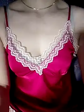 Snapshot of YiyinLy chatting on 06/19/26, 12:53 YiyinLy online show from 06/19/26, 12:53