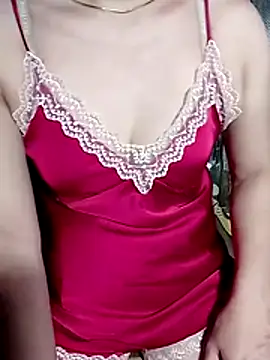 Snapshot of YiyinLy chatting on 07/26/26, 02:02 YiyinLy online show from 07/26/26, 02:02