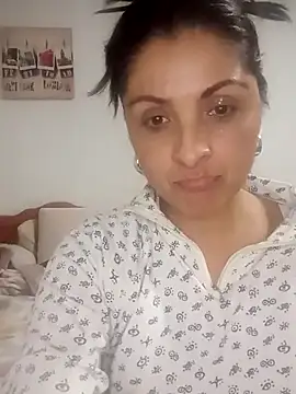 Snapshot of Mariapaula88 chatting on 11/08/25, 08:18 Mariapaula88 online show from 11/08/25, 08:18