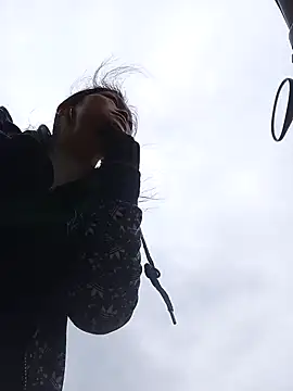 siusiu-00 online show from 10/22/25, 12:33