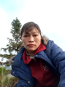 siusiu-00 online show from 12/15/25, 12:26