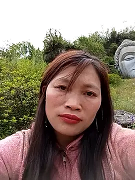 Snapshot of siusiu-00 chatting on 05/15/26, 05:03 siusiu-00 online show from 05/15/26, 05:03
