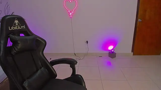 merida 06 online show from 11/07/25, 03:06