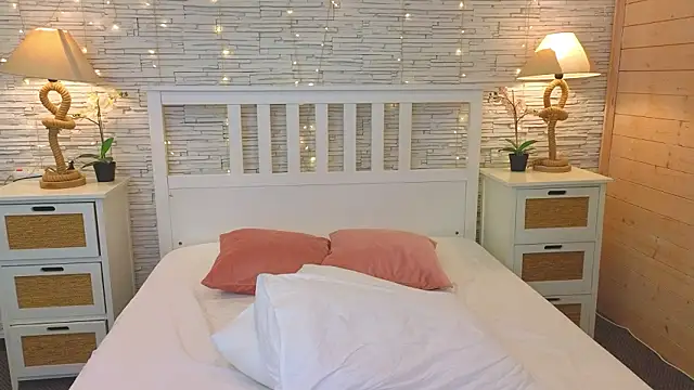 Soft Lilly online show from 02/09/26, 06:17