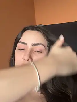 Snapshot of Baby_Mia_pires chatting on 11/05/25, 07:25 Baby Mia pires online show from 11/05/25, 07:25