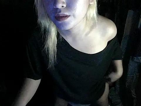 Snapshot of ur_babyjamella chatting on 03/01/26, 12:51 ur babyjamella online show from 03/01/26, 12:51