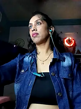 Darling Annie online show from 12/19/25, 07:32