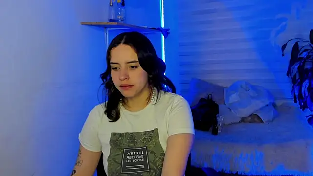 Emily Lindey online show from 11/08/25, 03:29