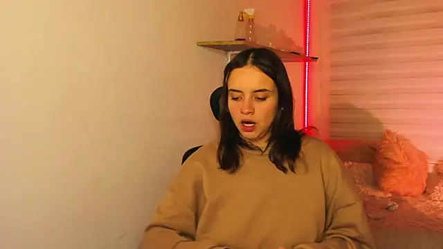 Emily Lindey online show from 11/13/25, 03:38