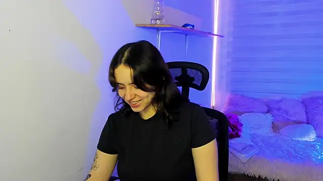 Emily Lindey online show from 11/16/25, 03:23