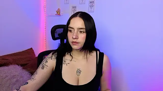 Emily Lindey online show from 02/08/26, 02:26