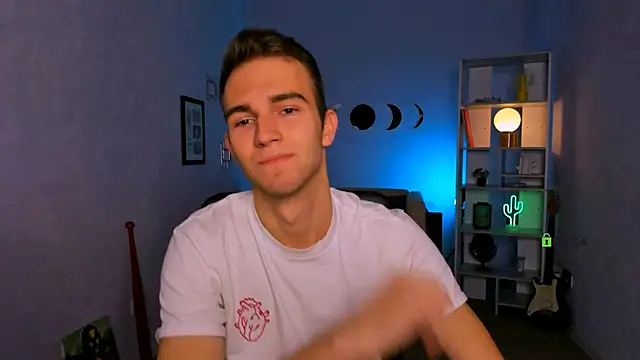 astren villo online show from 11/09/25, 01:31