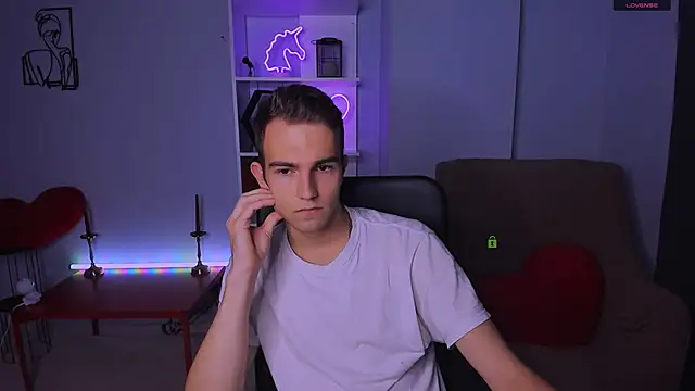 astren villo online show from 11/13/25, 01:21