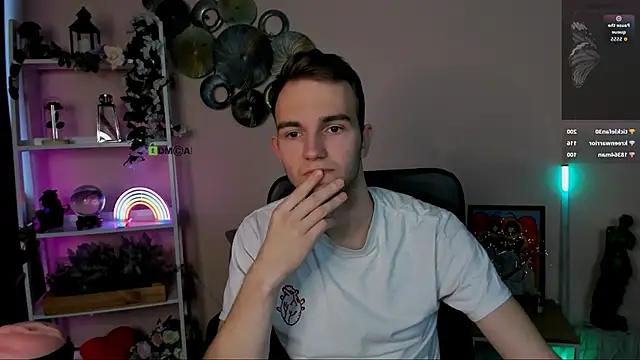 astren villo online show from 04/28/26, 08:19