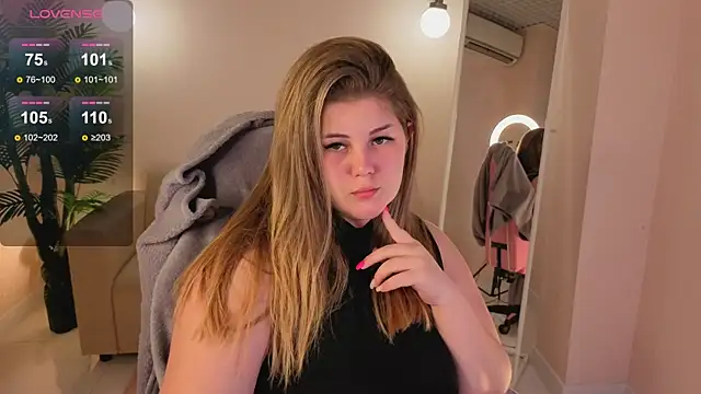 Scarlet Sinera online show from 11/07/25, 11:38