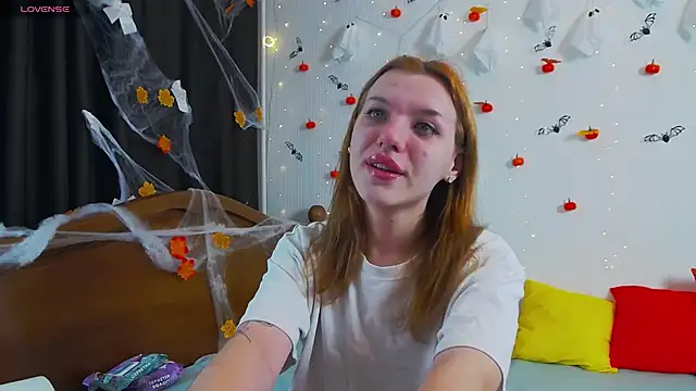 MeganNewCat online show from 11/05/25, 09:09