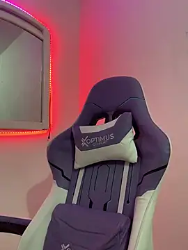 Snapshot of La-Gatiita-trans chatting on 02/06/26, 02:16 La-Gatiita-trans online show from 02/06/26, 02:16