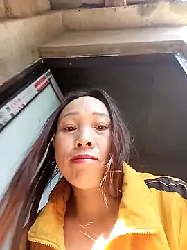 Snapshot of Manni_john chatting on 11/22/25, 02:32 Manni john online show from 11/22/25, 02:32