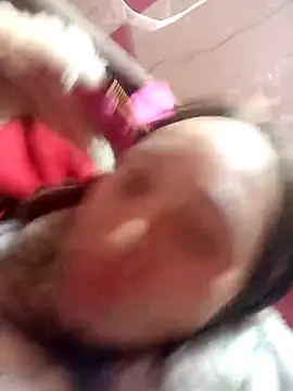 Snapshot of Manni_john chatting on 12/14/25, 01:38 Manni john online show from 12/14/25, 01:38