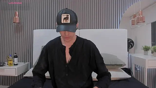 Snapshot of The_russo_ chatting on 10/18/25, 12:28 The russo online show from 10/18/25, 12:28