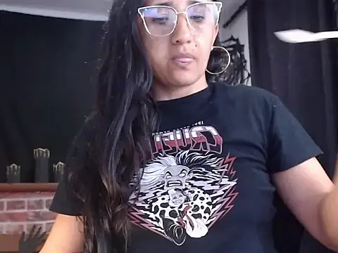 Lucyy Naugthy online show from 10/20/25, 12:27