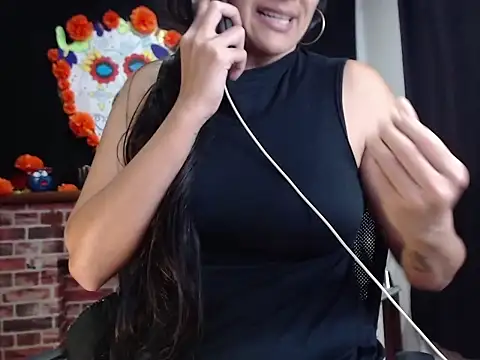 Lucyy Naugthy online show from 11/17/25, 01:28